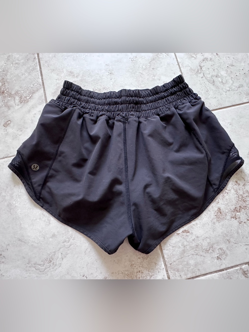 Lululemon hotty hot shorts 2” black